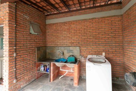 Casa à venda com 360m², 3 quartos e 2 vagas Casa à venda com 360m², 3 quartos e 2 vagasÁrea de Serviço