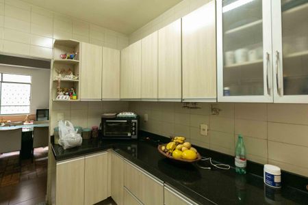 Casa à venda com 360m², 3 quartos e 2 vagas Casa à venda com 360m², 3 quartos e 2 vagasCozinha