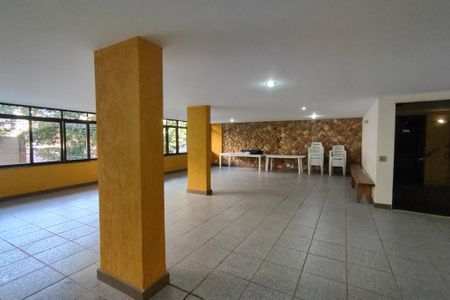 Apartamento à venda com 215m², 4 quartos e 2 vagas Apartamento à venda com 215m², 4 quartos e 2 vagasÁrea comum - Salão de festas