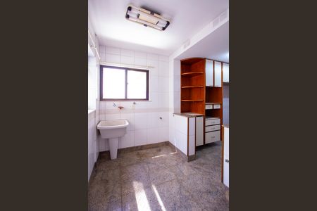 Apartamento à venda com 215m², 4 quartos e 2 vagas Apartamento à venda com 215m², 4 quartos e 2 vagasÁrea de Serviço