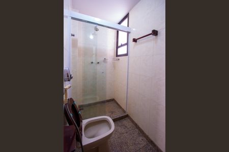 Apartamento à venda com 215m², 4 quartos e 2 vagas Apartamento à venda com 215m², 4 quartos e 2 vagasBanheiro da Suíte 2