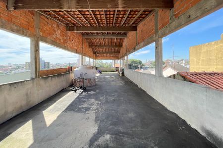 Casa à venda com 283m², 3 quartos e 8 vagas Casa à venda com 283m², 3 quartos e 8 vagasVaranda
