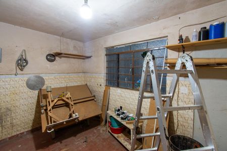 Casa à venda com 253m², 2 quartos e 1 vaga Casa à venda com 253m², 2 quartos e 1 vagaEdícula