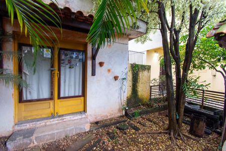 Casa à venda com 253m², 2 quartos e 1 vaga Casa à venda com 253m², 2 quartos e 1 vagaEdícula