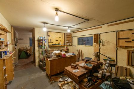 Casa à venda com 253m², 2 quartos e 1 vaga Casa à venda com 253m², 2 quartos e 1 vagaEdícula