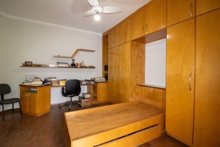 Casa à venda com 353m², 4 quartos e 5 vagas Casa à venda com 353m², 4 quartos e 5 vagasQuarto 2