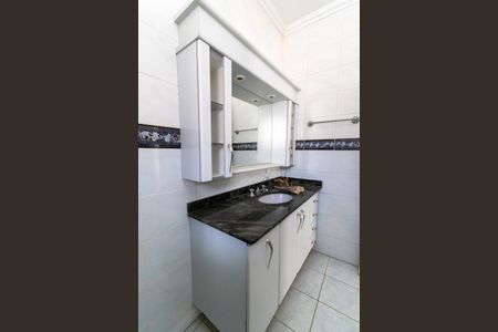 Casa à venda com 353m², 4 quartos e 5 vagas Casa à venda com 353m², 4 quartos e 5 vagasBanheiro Social 1