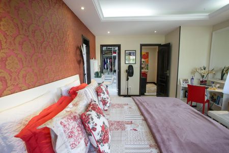 Casa de condomínio à venda com 396m², 4 quartos e 2 vagas Casa de condomínio à venda com 396m², 4 quartos e 2 vagasQuarto Suíte 4