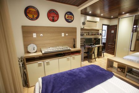 Casa de condomínio à venda com 396m², 4 quartos e 2 vagas Casa de condomínio à venda com 396m², 4 quartos e 2 vagasQuarto Suíte 2