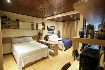 Casa de condomínio à venda com 396m², 4 quartos e 2 vagas Casa de condomínio à venda com 396m², 4 quartos e 2 vagasQuarto Suíte 2