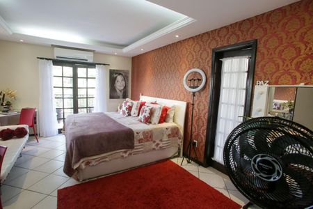 Casa de condomínio à venda com 396m², 4 quartos e 2 vagas Casa de condomínio à venda com 396m², 4 quartos e 2 vagasQuarto Suíte 4