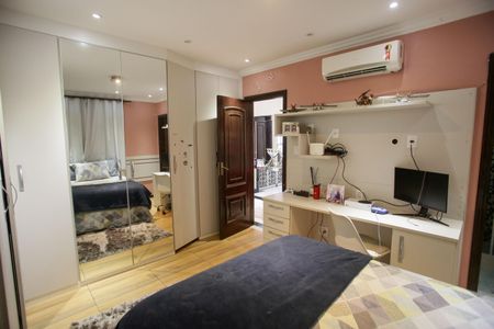 Casa de condomínio à venda com 396m², 4 quartos e 2 vagas Casa de condomínio à venda com 396m², 4 quartos e 2 vagasQuarto Suíte 3