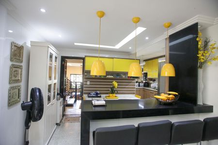 Casa de condomínio à venda com 396m², 4 quartos e 2 vagas Casa de condomínio à venda com 396m², 4 quartos e 2 vagasCozinha