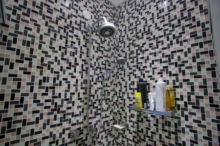 Casa de condomínio à venda com 396m², 4 quartos e 2 vagas Casa de condomínio à venda com 396m², 4 quartos e 2 vagasBanheiro da Suíte 3