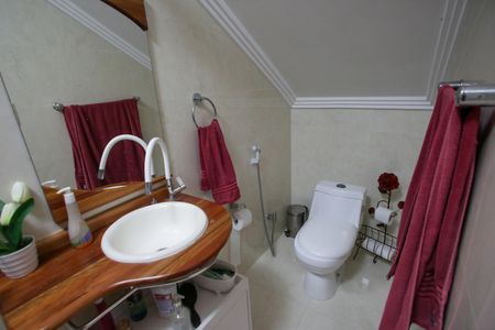 Casa de condomínio à venda com 396m², 4 quartos e 2 vagas Casa de condomínio à venda com 396m², 4 quartos e 2 vagasBanheiro da Suíte 1