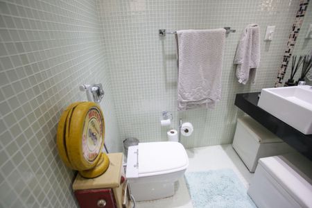 Casa de condomínio à venda com 396m², 4 quartos e 2 vagas Casa de condomínio à venda com 396m², 4 quartos e 2 vagasBanheiro da Suíte 3