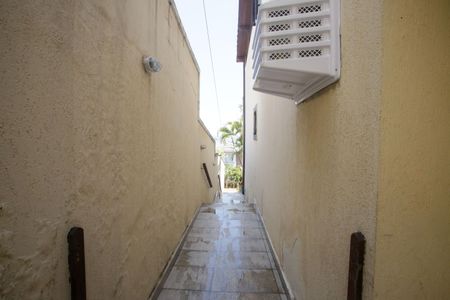 Casa de condomínio à venda com 396m², 4 quartos e 2 vagas Casa de condomínio à venda com 396m², 4 quartos e 2 vagasCorredor Lateral