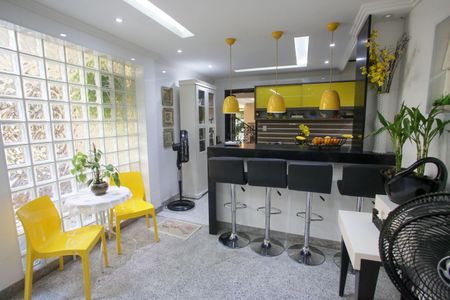 Casa de condomínio à venda com 396m², 4 quartos e 2 vagas Casa de condomínio à venda com 396m², 4 quartos e 2 vagasCopa