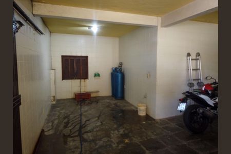 Casa de condomínio à venda com 396m², 4 quartos e 2 vagas Casa de condomínio à venda com 396m², 4 quartos e 2 vagasGaragem