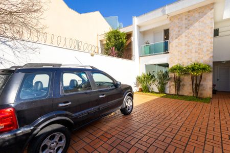 Casa à venda com 200m², 3 quartos e 3 vagas Casa à venda com 200m², 3 quartos e 3 vagasGaragem