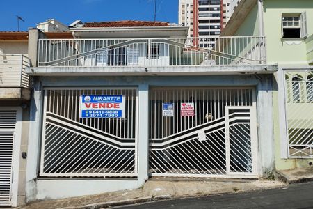Casa à venda com 150m², 4 quartos e 2 vagas Casa à venda com 150m², 4 quartos e 2 vagasFachada