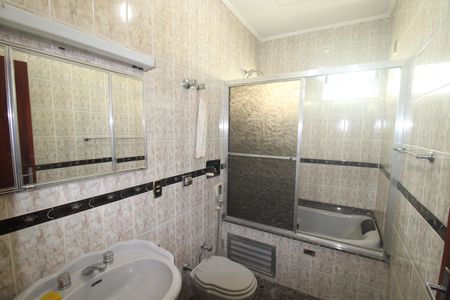 Casa à venda com 150m², 4 quartos e 2 vagasBanheiro 2