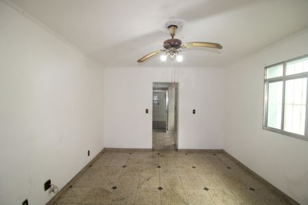 Casa à venda com 150m², 4 quartos e 2 vagasSala 2