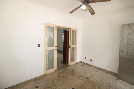 Casa à venda com 150m², 4 quartos e 2 vagasSala 1