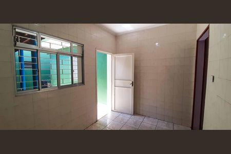 Casa à venda com 375m², 4 quartos e 4 vagas Casa à venda com 375m², 4 quartos e 4 vagasCozinha