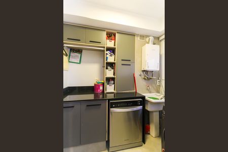 Apartamento à venda com 223m², 3 quartos e 4 vagas Apartamento à venda com 223m², 3 quartos e 4 vagasÁrea De Serviço
