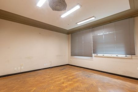 Casa à venda com 690m², 7 quartos e 16 vagasSala