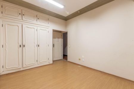 Casa à venda com 690m², 7 quartos e 16 vagasQuarto