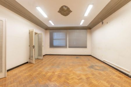 Casa à venda com 690m², 7 quartos e 16 vagasSala