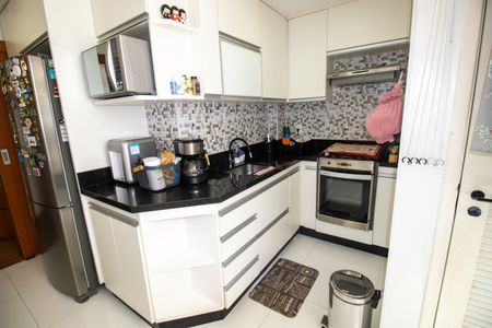 Apartamento à venda com 87m², 2 quartos e 2 vagas Apartamento à venda com 87m², 2 quartos e 2 vagasCozinha