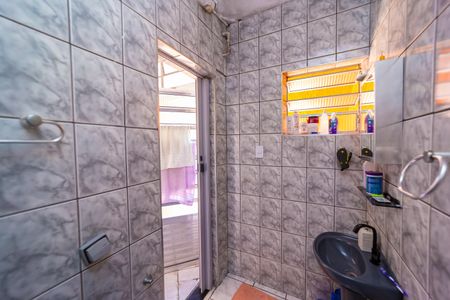 Casa à venda com 175m², 3 quartos e 2 vagas Casa à venda com 175m², 3 quartos e 2 vagascasa 2 -banheiro