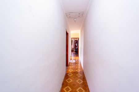 Casa à venda com 175m², 3 quartos e 2 vagas Casa à venda com 175m², 3 quartos e 2 vagasCorredor