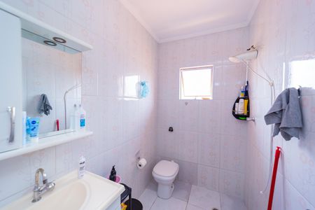 Casa à venda com 175m², 3 quartos e 2 vagas Casa à venda com 175m², 3 quartos e 2 vagasBanheiro Social