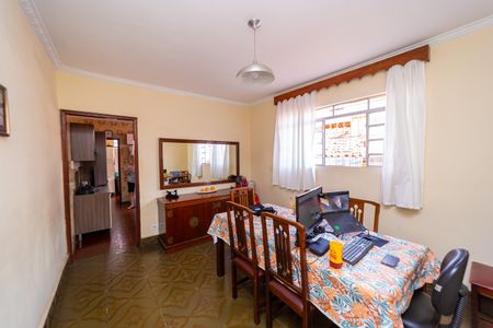 Casa à venda com 175m², 3 quartos e 2 vagas Casa à venda com 175m², 3 quartos e 2 vagasSala de Jantar