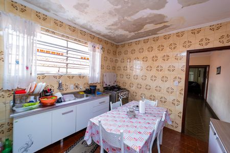 Casa à venda com 175m², 3 quartos e 2 vagas Casa à venda com 175m², 3 quartos e 2 vagasCozinha