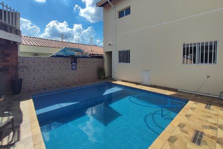 Casa à venda com 295m², 4 quartos e 2 vagasPiscina