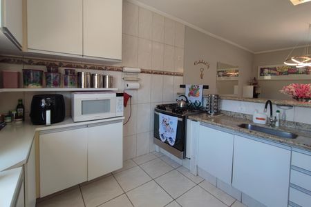 Casa à venda com 295m², 4 quartos e 2 vagasCozinha