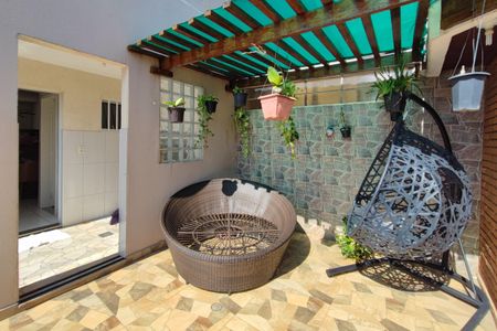 Casa à venda com 295m², 4 quartos e 2 vagasQuintal