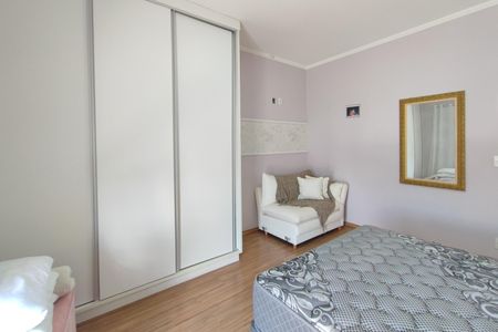 Casa à venda com 295m², 4 quartos e 2 vagasQuarto 2