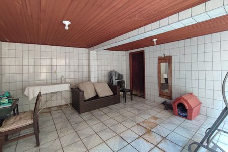 Casa à venda com 295m², 4 quartos e 2 vagasQuintal