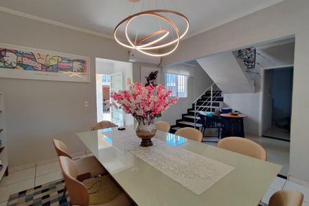 Casa à venda com 295m², 4 quartos e 2 vagasSala de Jantar