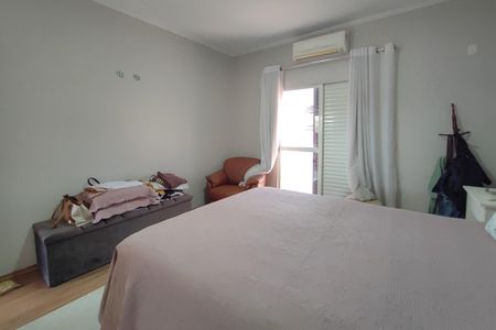 Casa à venda com 295m², 4 quartos e 2 vagasQuarto Suíte