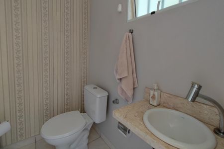 Casa à venda com 295m², 4 quartos e 2 vagasLavabo