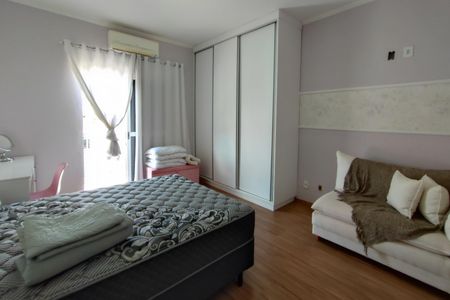 Casa à venda com 295m², 4 quartos e 2 vagasQuarto 2