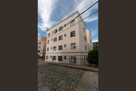 Apartamento à venda com 50m², 2 quartos e 1 vaga Apartamento à venda com 50m², 2 quartos e 1 vagaFachada do bloco e placa