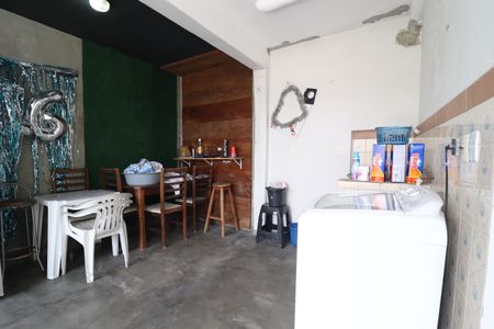 Casa à venda com 137m², 3 quartos e 2 vagasÁrea de Serviço